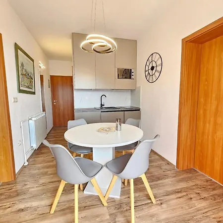 Schoenes In Apartman