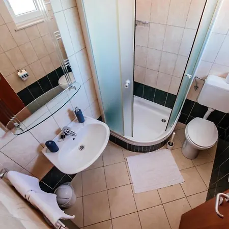 Schoenes In Apartman Starigrad-Paklenica
